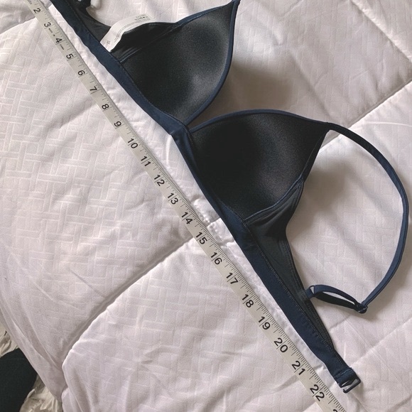 NEW LTD. EDT. lululemon SZ. 2 Waterside Swim Top True Navy/C Cup BNWT - Picture 7 of 13